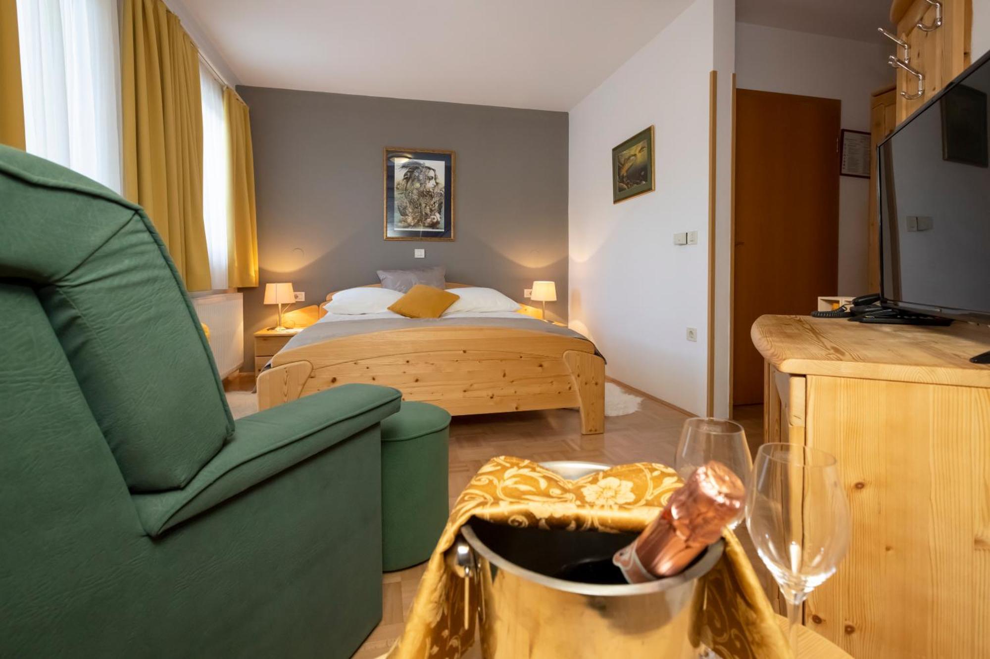 Art Hotel Kristal Bohinj Buitenkant foto
