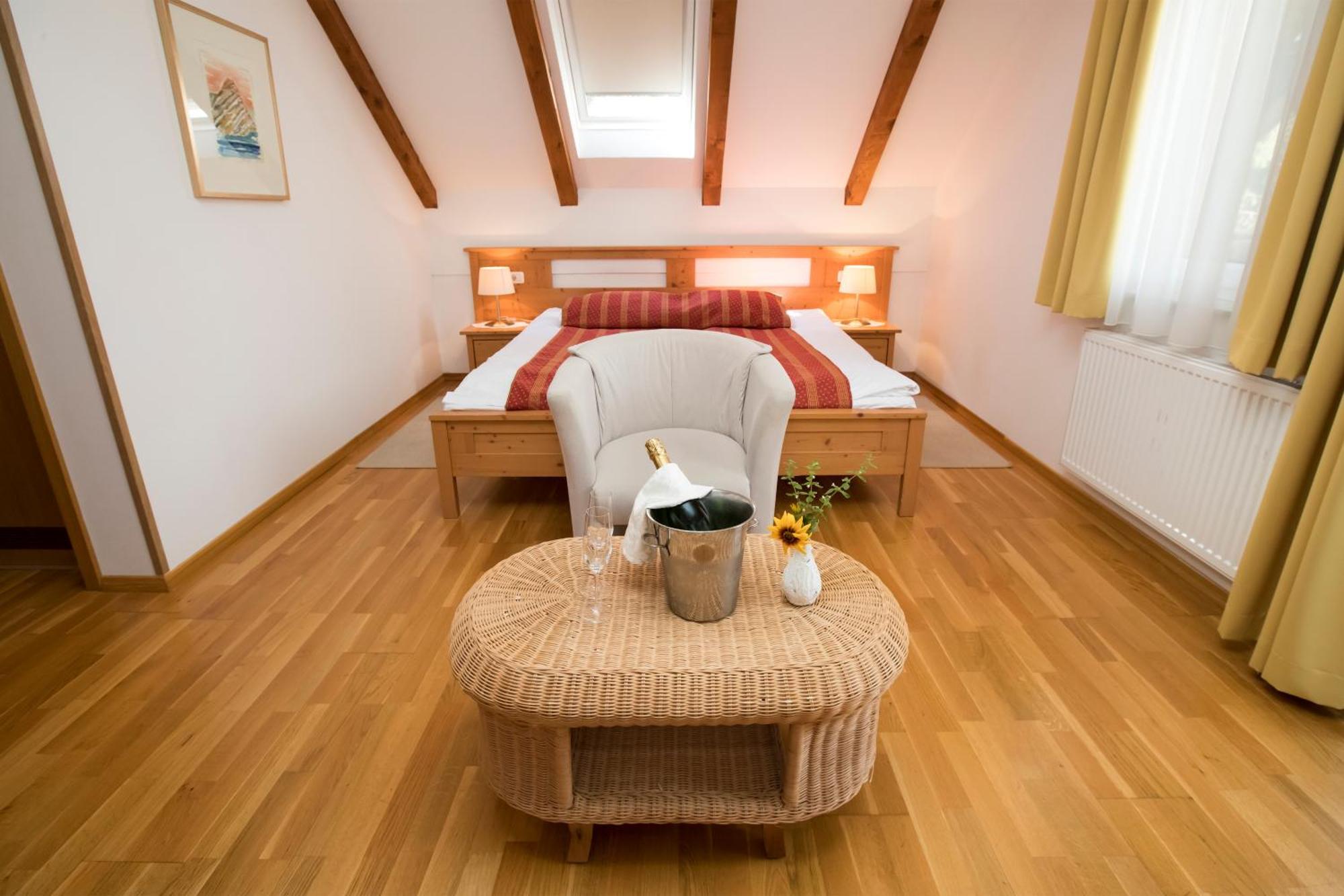 Art Hotel Kristal Bohinj Buitenkant foto